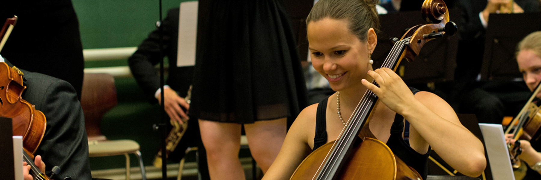 00 Vereine Comm Header Uni Bay 8630 1100X440